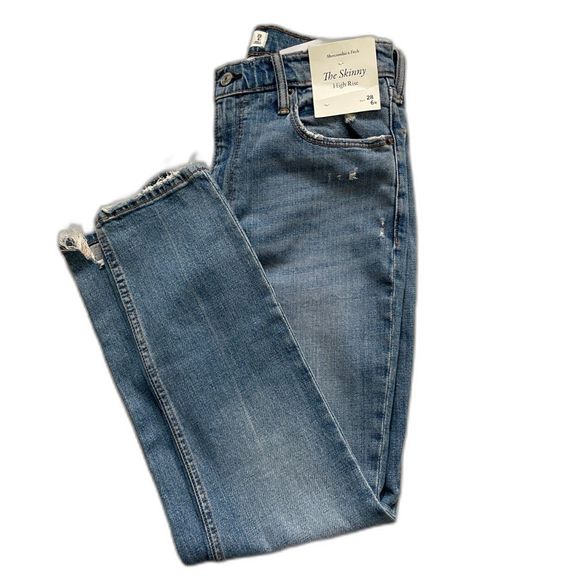 NWT Abercrombie & Fitch Women's The Skinny High Rise Blue Jeans Raw Hem Sz 28/6R - Picture 1 of 11